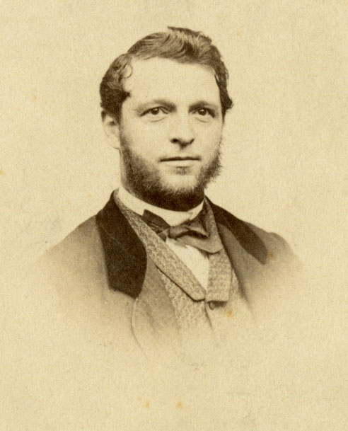 Studio portrait of Robert Shelton