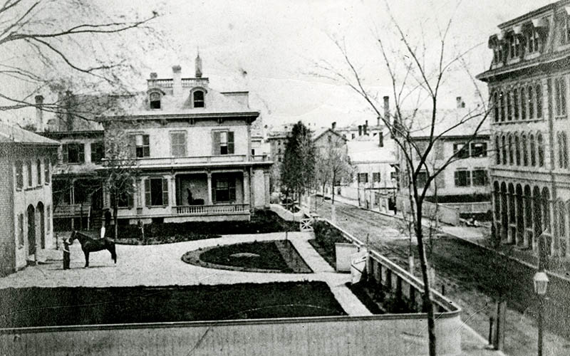 Como Mary Baker Eddy enfrentou a insegurança quanto à moradia?