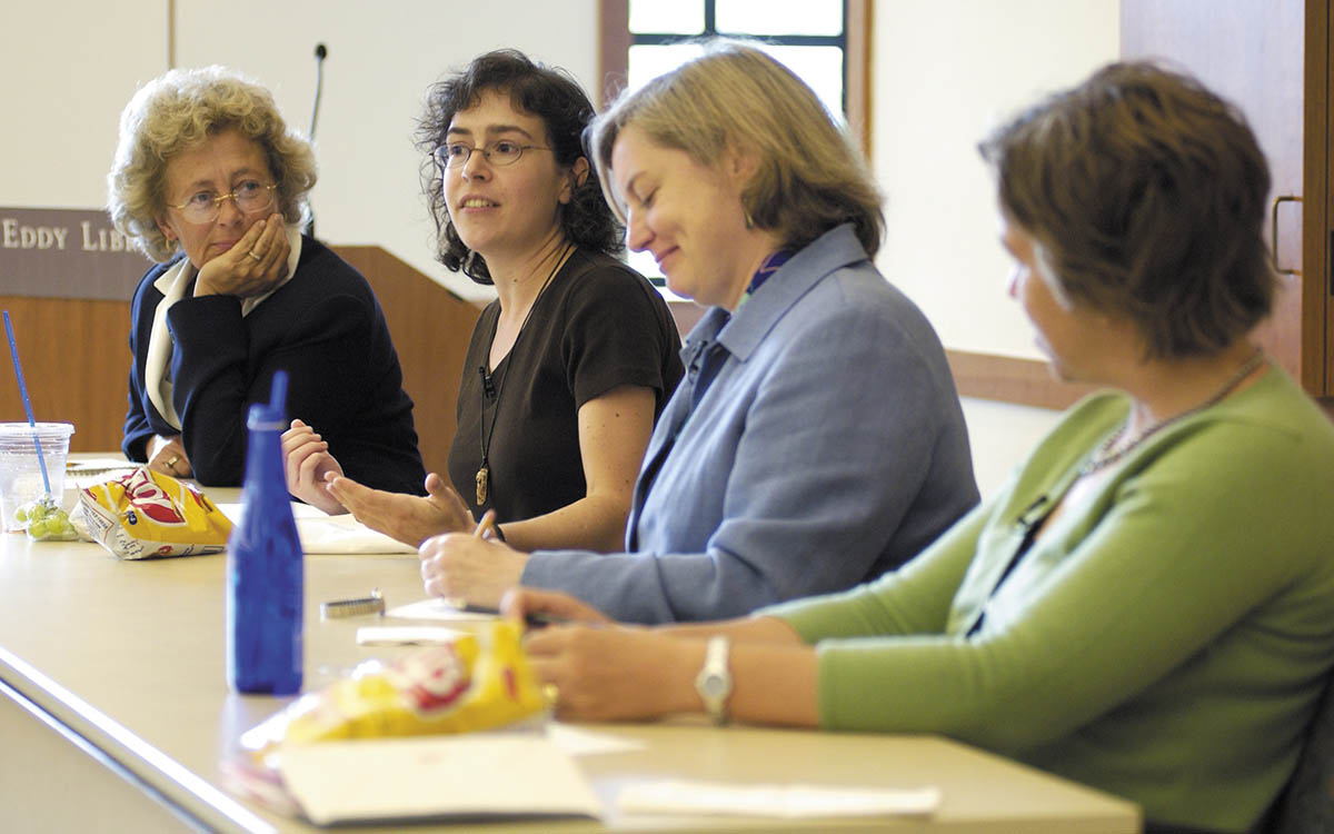 Saiba mais sobre os Fellows na Biblioteca Mary Baker Eddy 